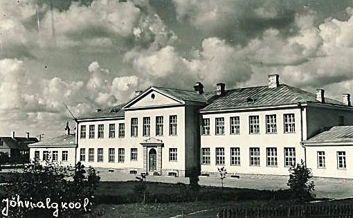 File:Jõhvi alevi algkool.jpg